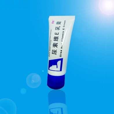 尿素维E乳膏